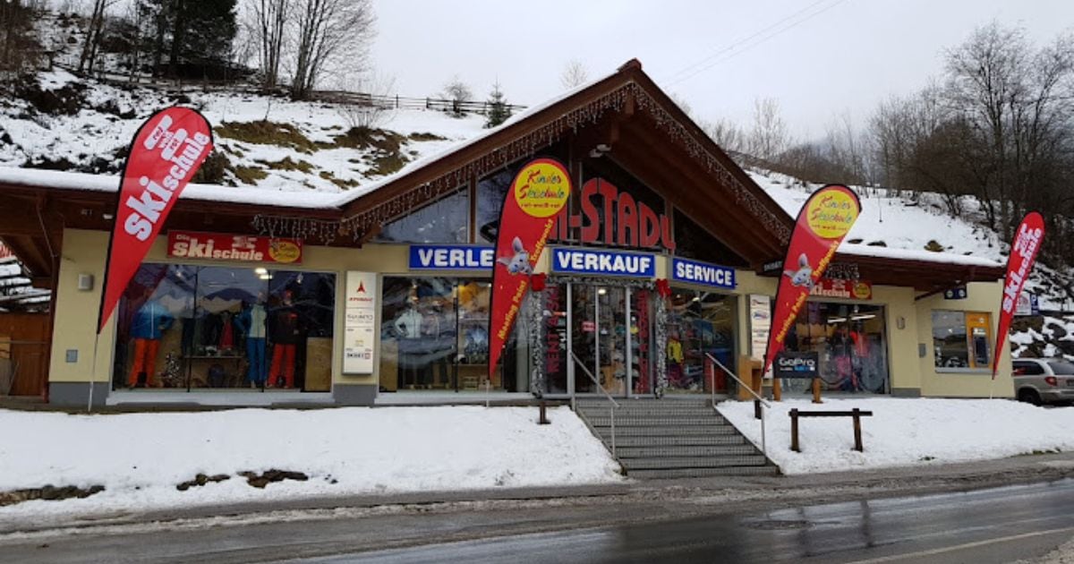 Red White Red Wagrain ski school